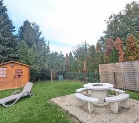 Apartmanhaz Cedrus 8 *