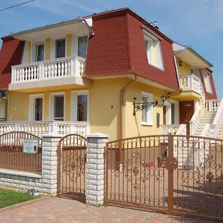 Apartmán Apartmanhaz Cedrus 8 *