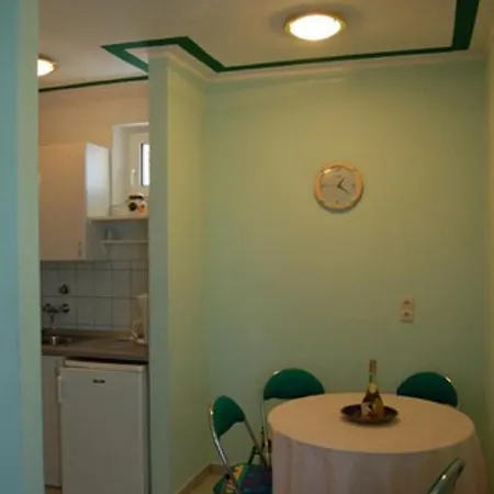 Apartmanhaz Cedrus 8