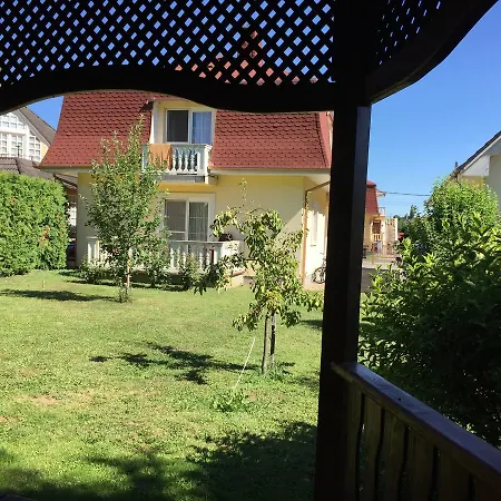 Apartmanhaz Cedrus 8 *