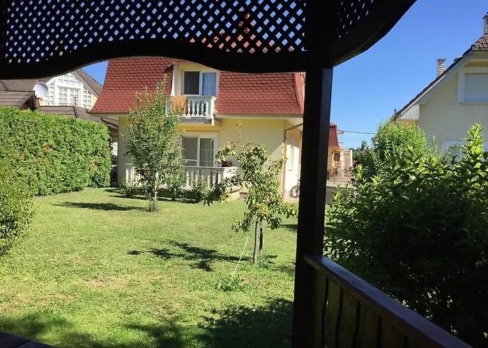 Apartmanhaz Cedrus 8 *